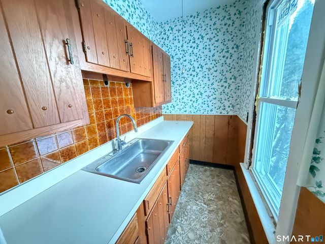 126 Richards Place, West Haven, CT 06516