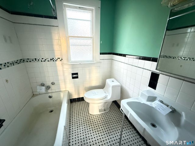 126 Richards Place, West Haven, CT 06516