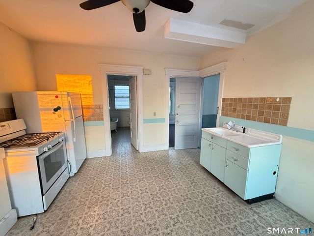 126 Richards Place, West Haven, CT 06516