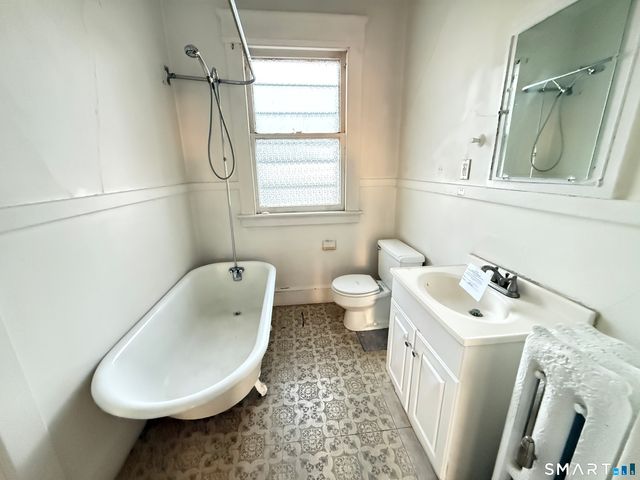 126 Richards Place, West Haven, CT 06516