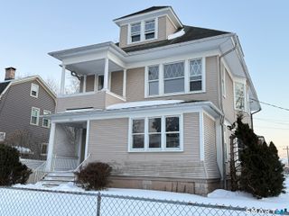 126 Richards Place, West Haven, CT 06516