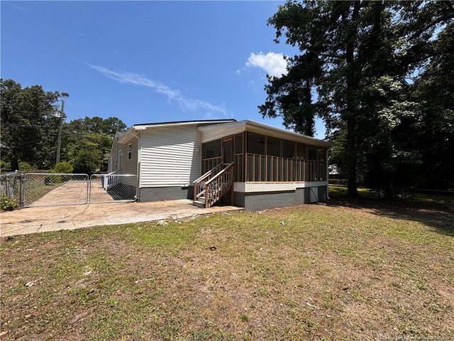 929 Fleetwood Drive, Fayetteville, NC 28305