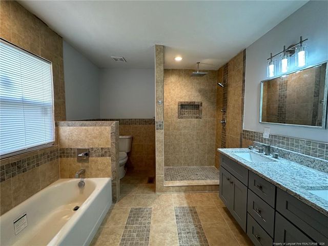 929 Fleetwood Drive, Fayetteville, NC 28305