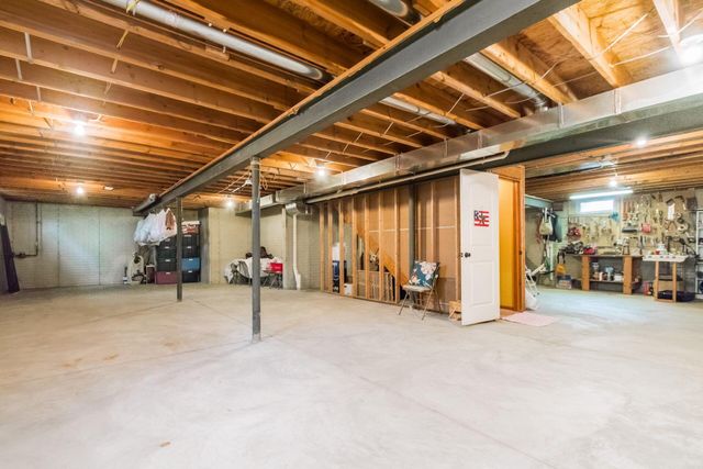 210 Jones Place, Canal Winchester, OH 43110