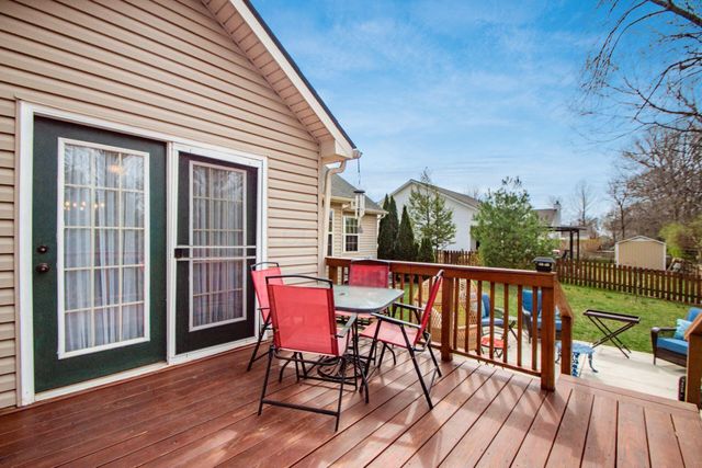 210 Jones Place, Canal Winchester, OH 43110