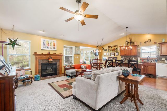 210 Jones Place, Canal Winchester, OH 43110