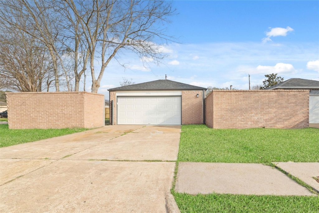 13950 Ashdale Lane, Houston, TX 77083