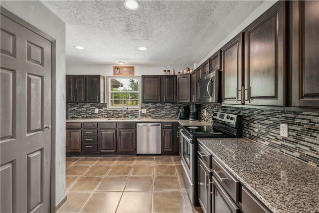 2009 Quail Run, College Station, TX 77845