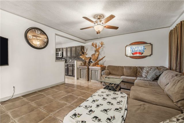 2009 Quail Run, College Station, TX 77845