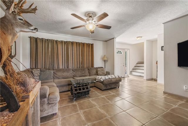 2009 Quail Run, College Station, TX 77845