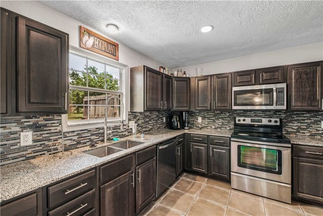 2009 Quail Run, College Station, TX 77845