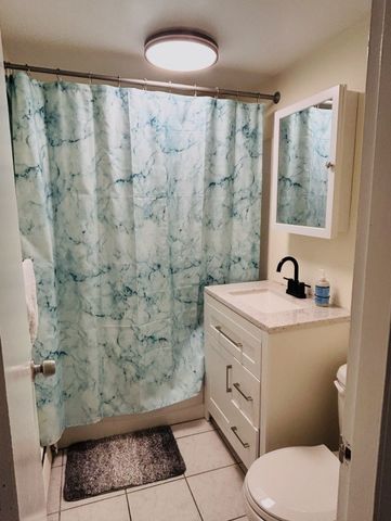 1 Colonial 1A, Andover, MA 01810