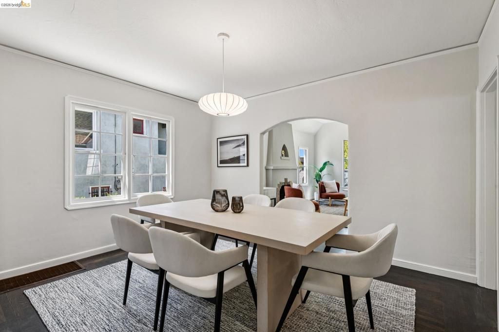 Image 12 of property listing at 575 58th St, Oakland, CA 94609