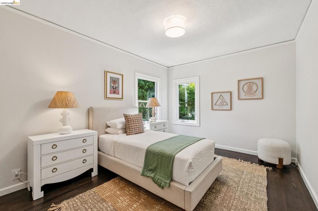 Image 23 of property listing at 575 58th St, Oakland, CA 94609