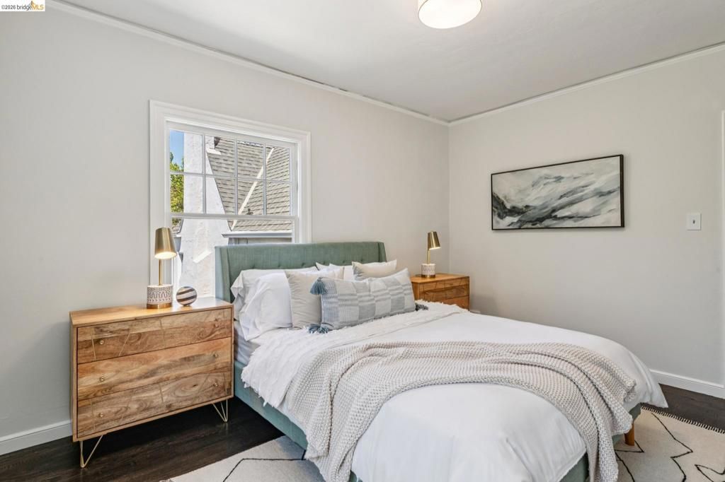 Image 24 of property listing at 575 58th St, Oakland, CA 94609