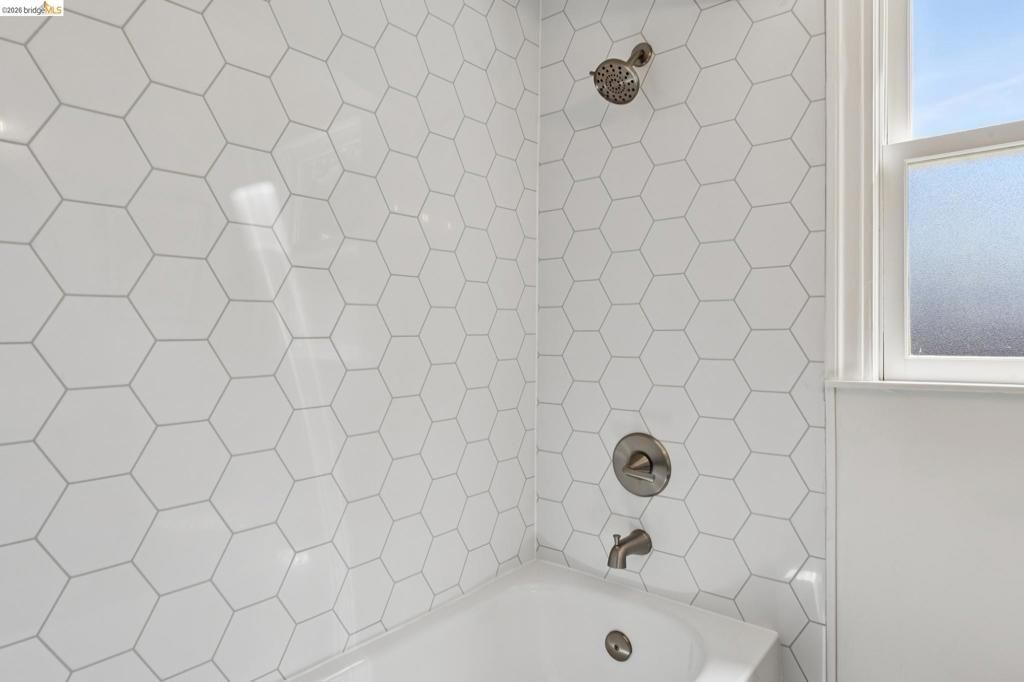 Image 25 of property listing at 575 58th St, Oakland, CA 94609