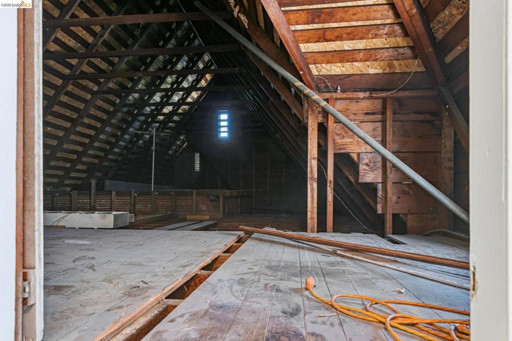 Image 30 of property listing at 575 58th St, Oakland, CA 94609