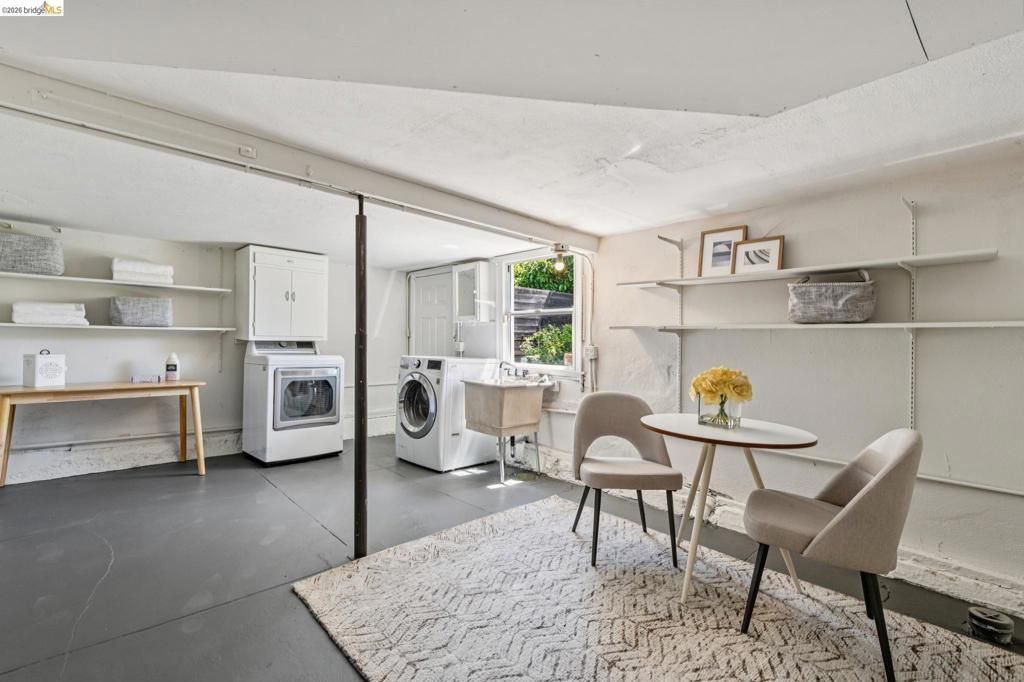 Image 34 of property listing at 575 58th St, Oakland, CA 94609