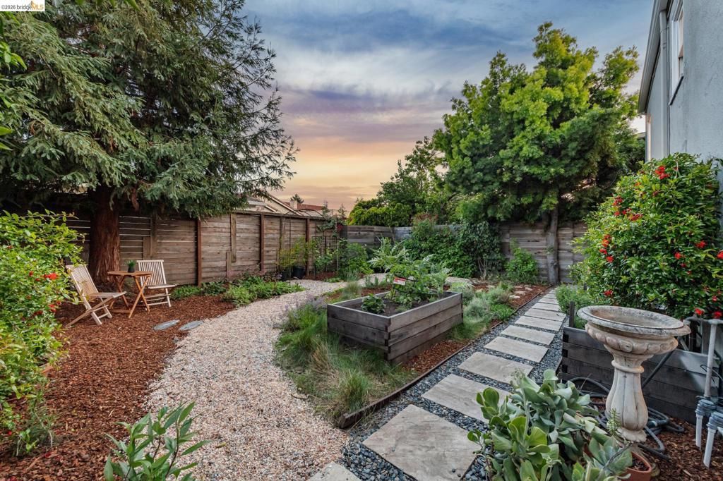 Image 51 of property listing at 575 58th St, Oakland, CA 94609