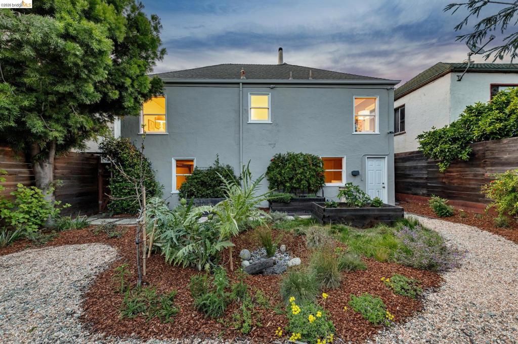 Image 52 of property listing at 575 58th St, Oakland, CA 94609