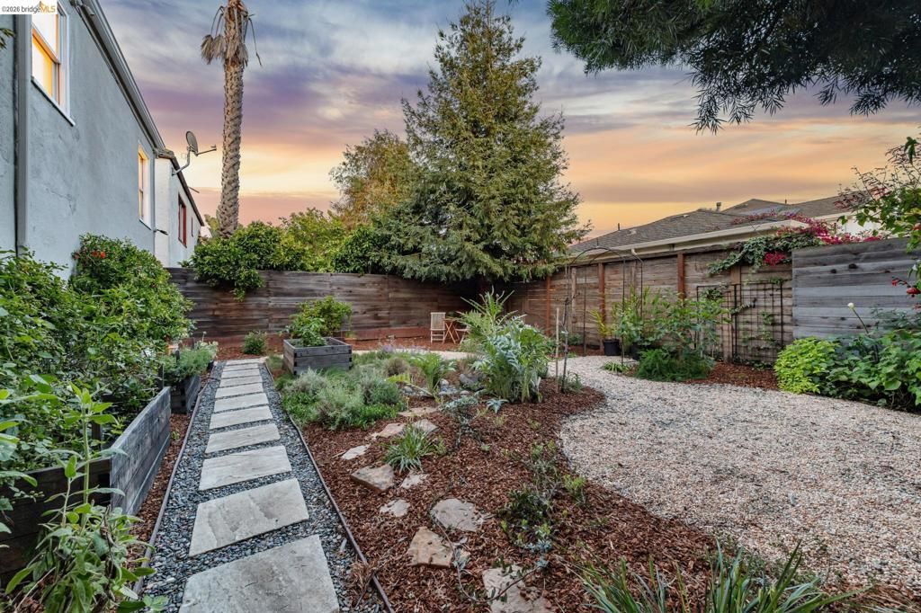 Image 55 of property listing at 575 58th St, Oakland, CA 94609