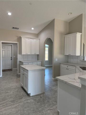 17796 Valencia Street, Hesperia, CA 92345