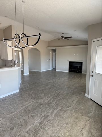17796 Valencia Street, Hesperia, CA 92345