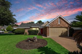 1813 Lion Heart DR, Cedar Park, TX 78613