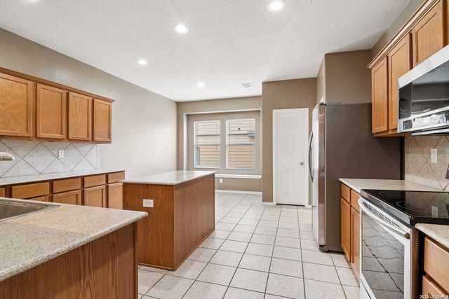 12330 Fleming Surf Dr, San Antonio, TX 78249