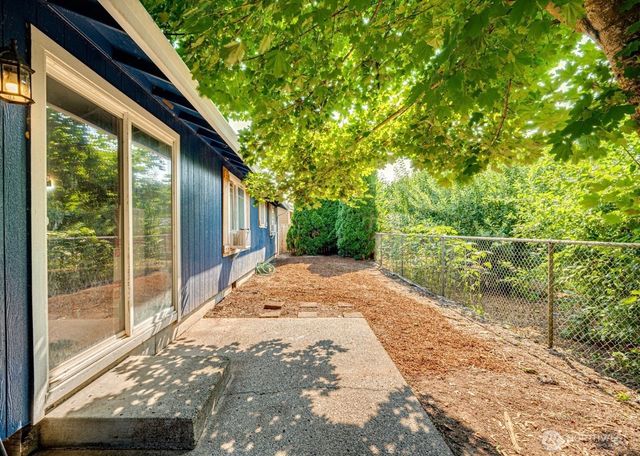 2129 Dahlia Street, Woodland, WA 98674