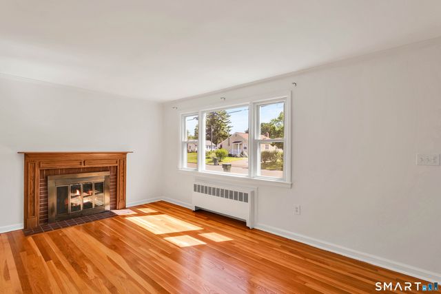 33 Dorothy Road, East Hartford, CT 06118