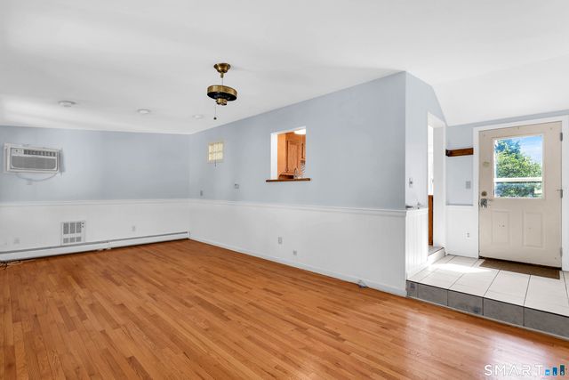 33 Dorothy Road, East Hartford, CT 06118