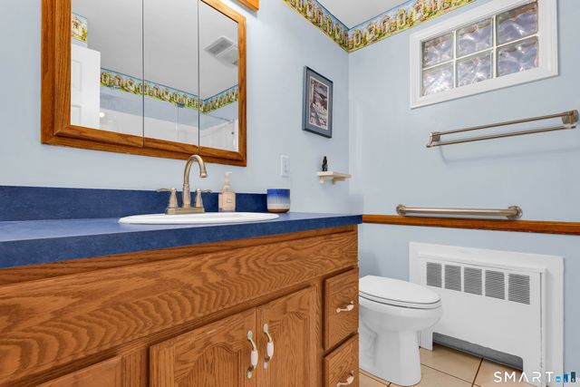 33 Dorothy Road, East Hartford, CT 06118