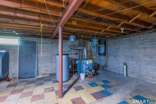 33 Dorothy Road, East Hartford, CT 06118