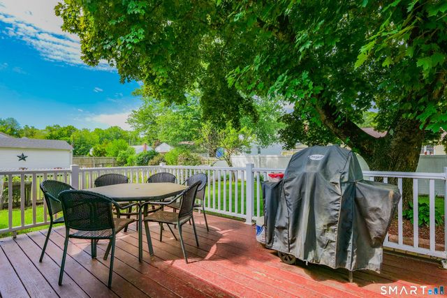 33 Dorothy Road, East Hartford, CT 06118