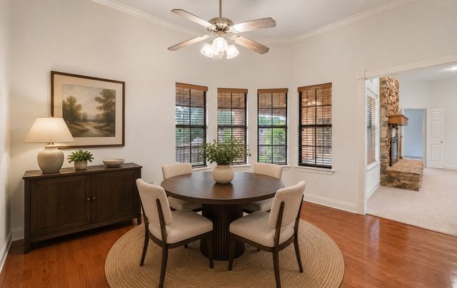 413 Lincoln Oaks Drive, Burleson, TX 76028
