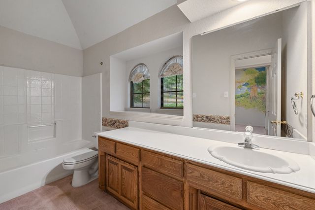 413 Lincoln Oaks Drive, Burleson, TX 76028