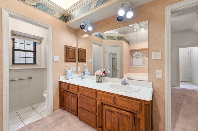 413 Lincoln Oaks Drive, Burleson, TX 76028