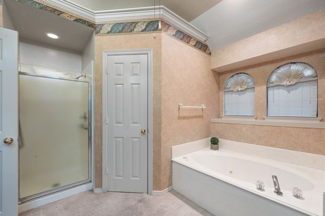 413 Lincoln Oaks Drive, Burleson, TX 76028