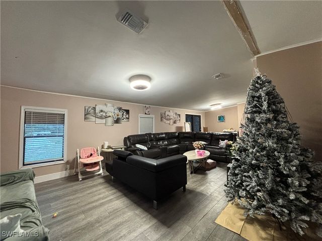 7993 Ebson DR, North Fort Myers, FL 33917