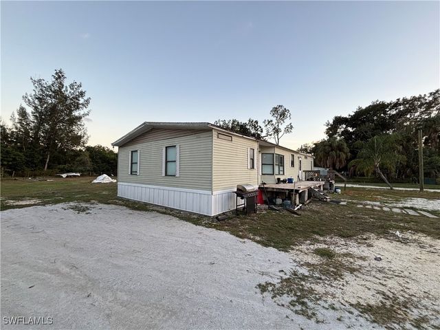 7993 Ebson DR, North Fort Myers, FL 33917