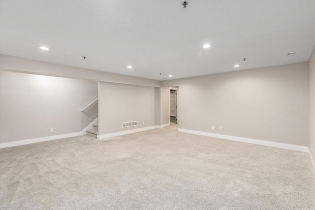 4417 Lower Beaver Road Road, Des Moines, IA 50310
