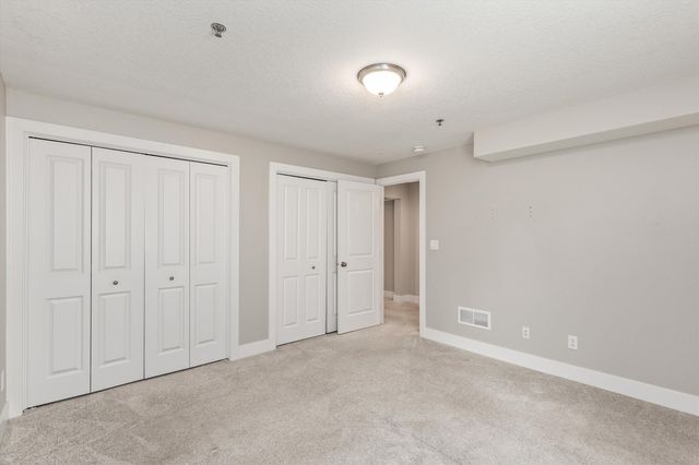 4417 Lower Beaver Road Road, Des Moines, IA 50310
