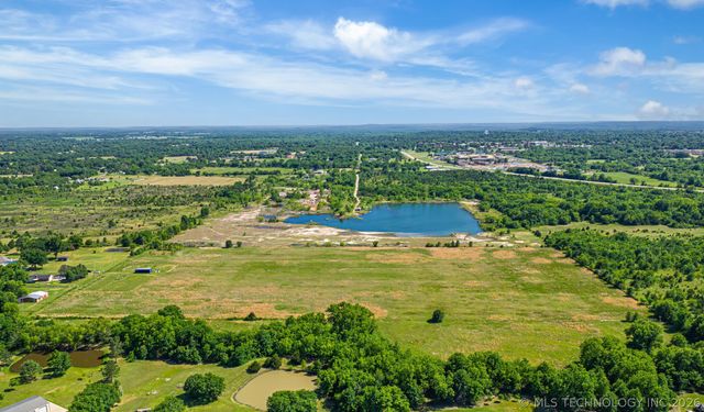 14744 Tyler Road, Okmulgee, OK 74447