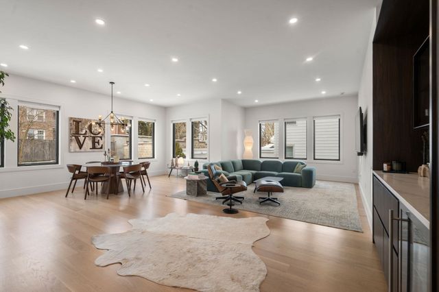 116 Thorndike St. 116, Brookline, MA 02446