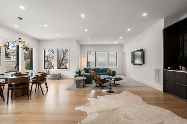 116 Thorndike St. 116, Brookline, MA 02446