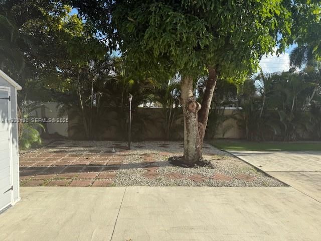 9530 Ashley Dr, Miramar, FL 33025