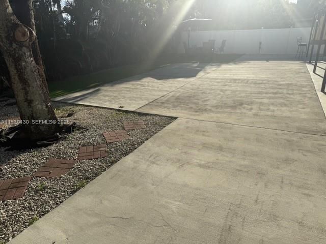 9530 Ashley Dr, Miramar, FL 33025