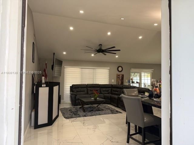 9530 Ashley Dr, Miramar, FL 33025