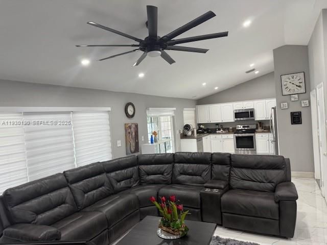 9530 Ashley Dr, Miramar, FL 33025